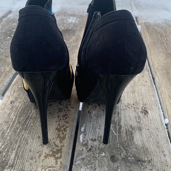 Quipid Stiletto Peep toe Heels - Picture 7 of 10